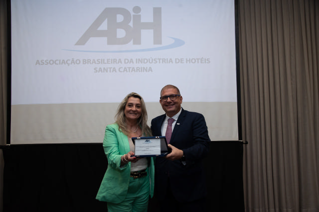 ABIH-SC, também prestou sua homenagem a Altenburg pelo centenário da empresa