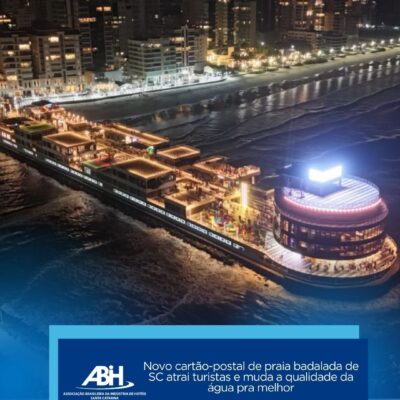 Novo cartão-postal de praia badalada de SC atrai turistas e muda a qualidade da água pra melhor