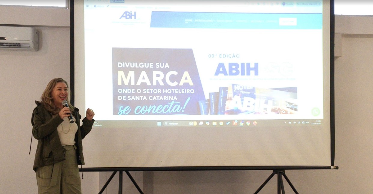 Margot Rosenbrok no Café de hotel em Fraiburgo