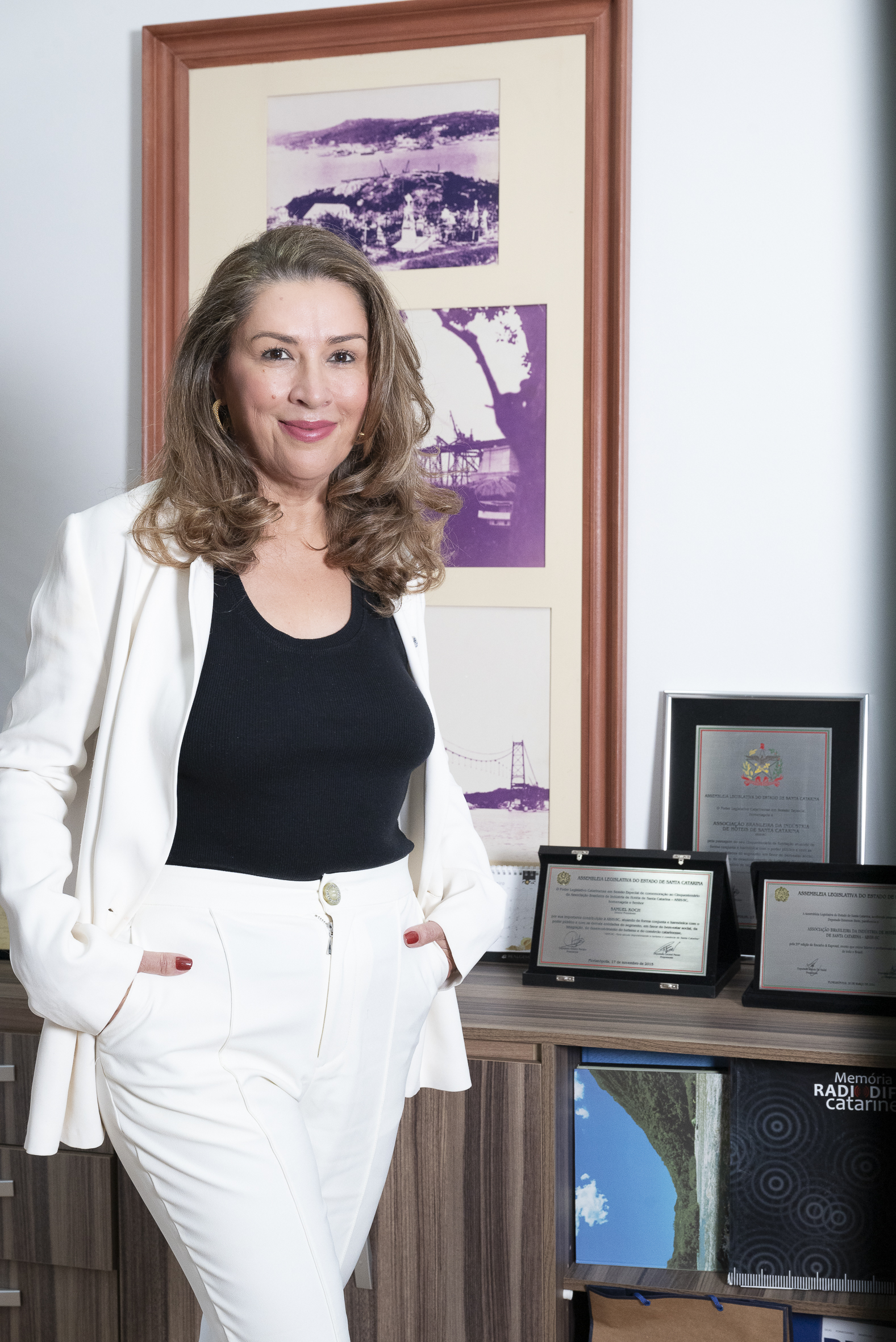 Margot Rosenbrock Libório foi aclamada para seguir como Diretora-presidente da ABIH-SC