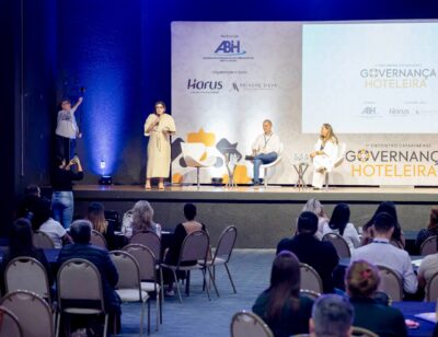 Harus e ABIH-SC valorizam a qualificação profissional no 2º Encontro Catarinense de Governança Hoteleira