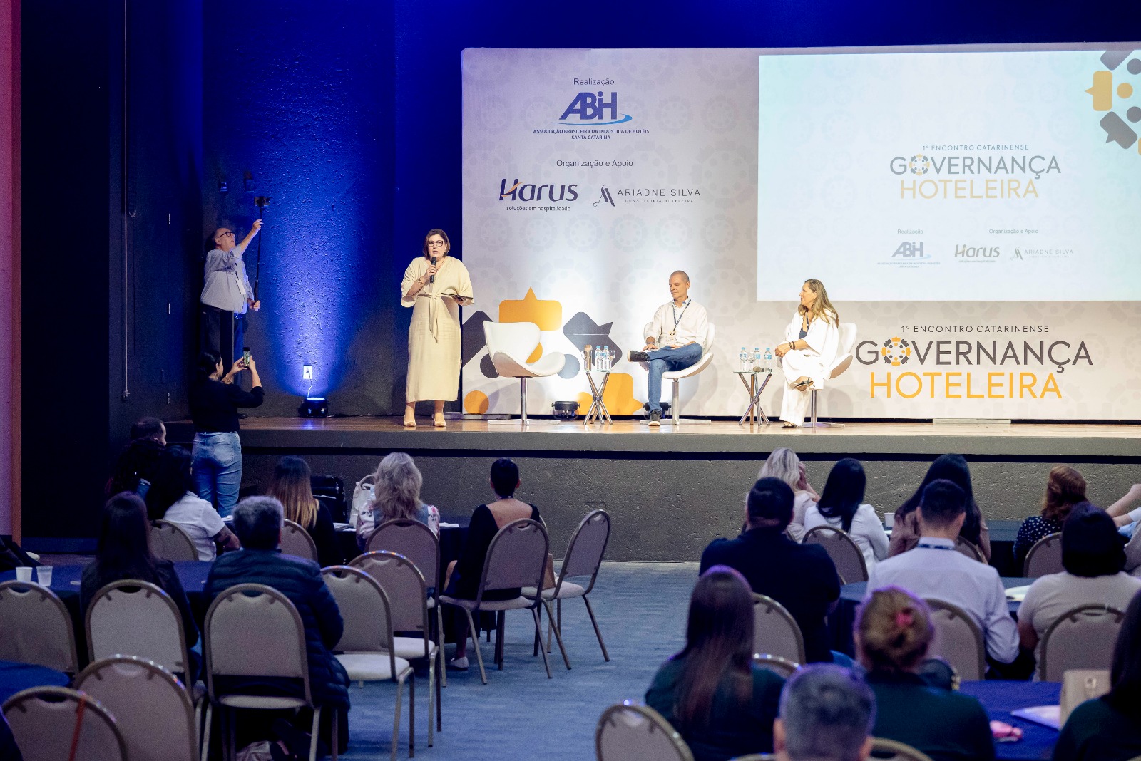 Harus e ABIH-SC valorizam a qualificação profissional no 2º Encontro Catarinense de Governança Hoteleira